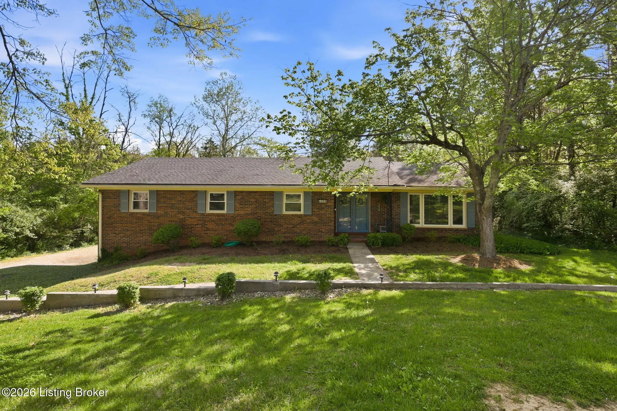 Photo of Listing #1715208