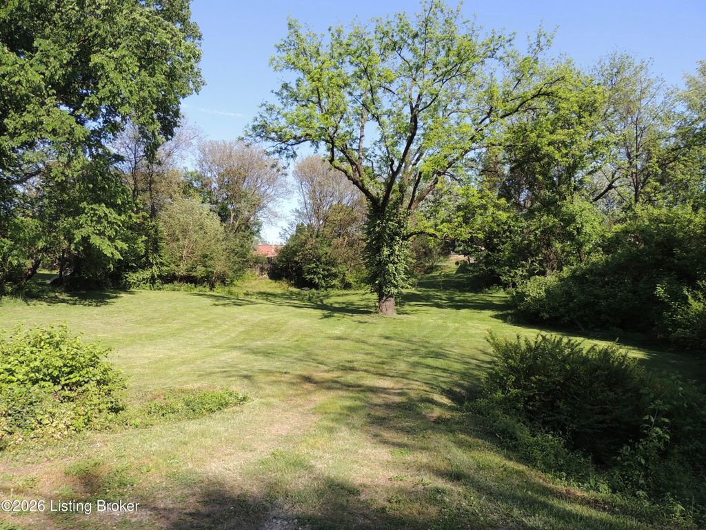 115 Barton Rd, Bardstown