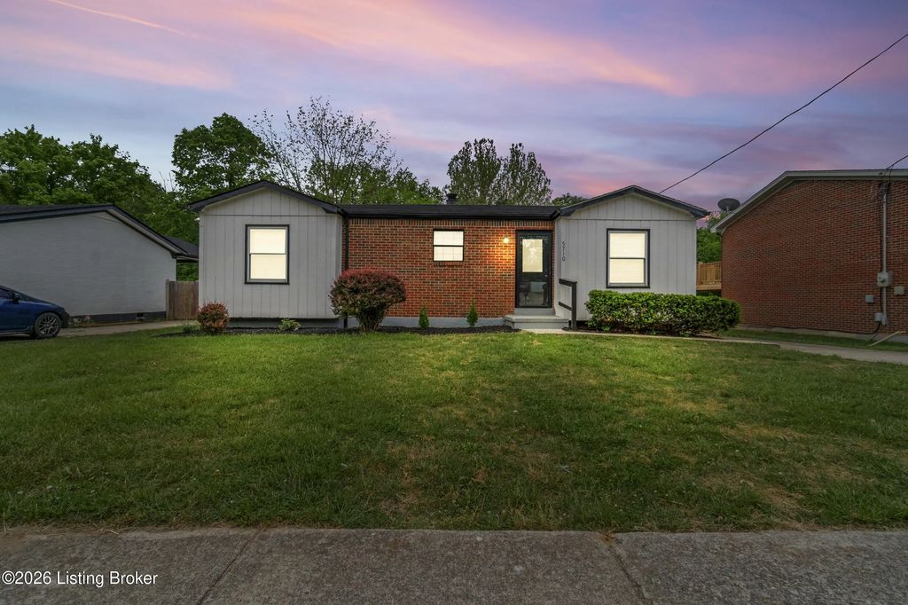 5710 Midnight Ln, Louisville