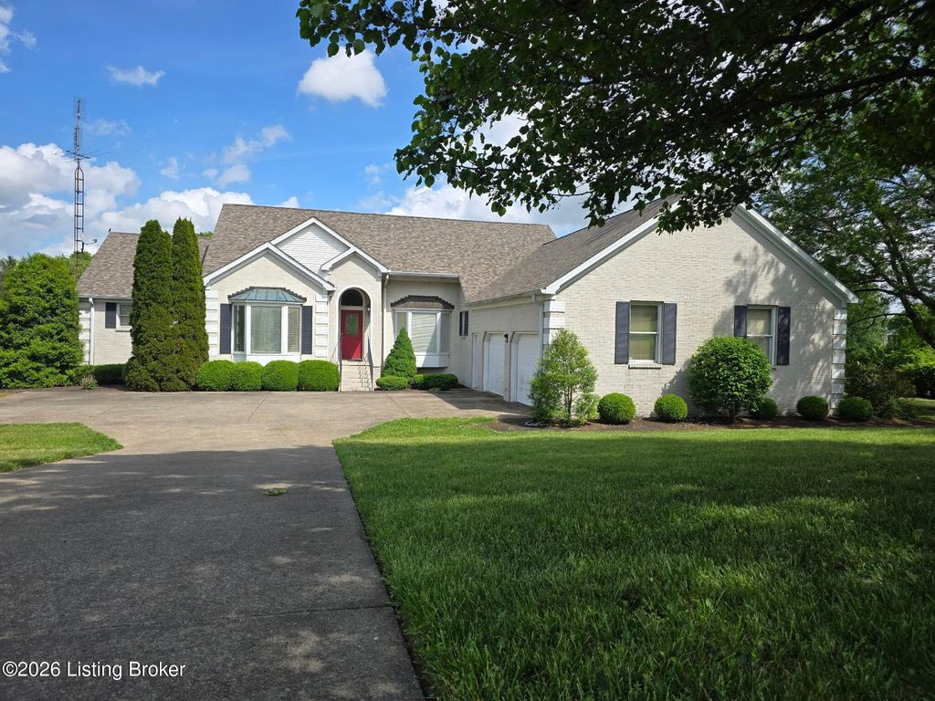 102 Lakeview Dr, Springfield