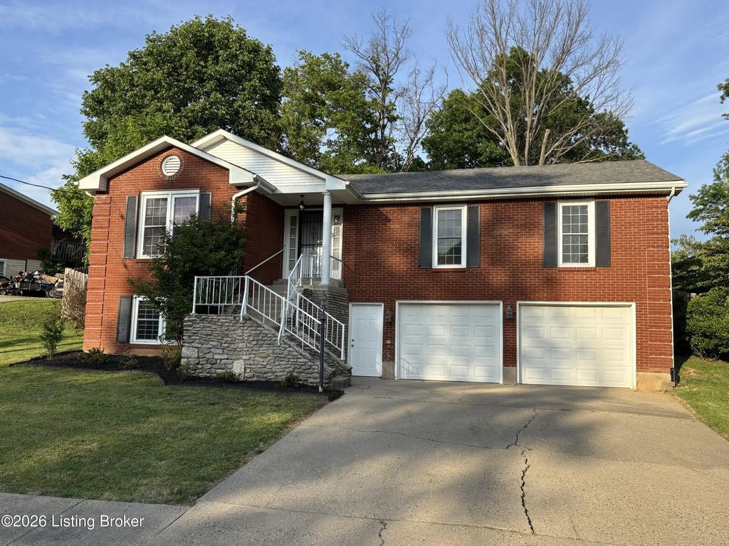 2414 High Pine Dr, Louisville