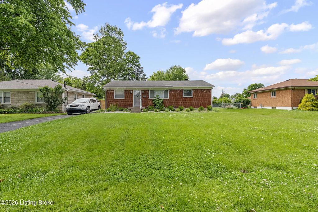 7802 Bluebonnet Rd, Louisville