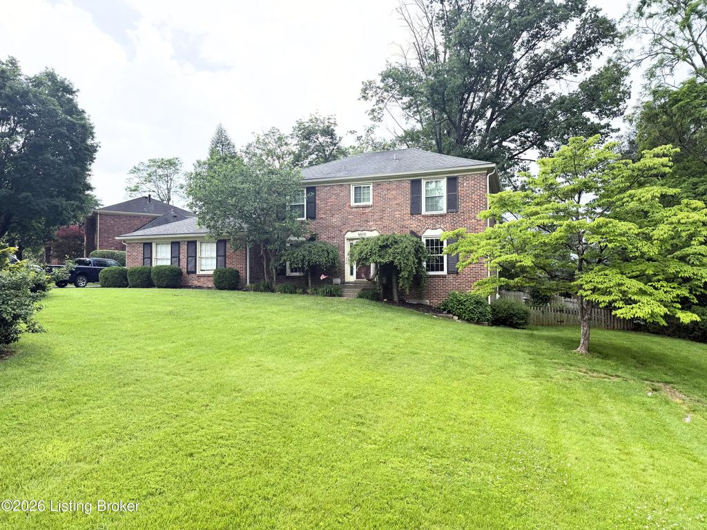 4610 Deepwood Dr, Louisville
