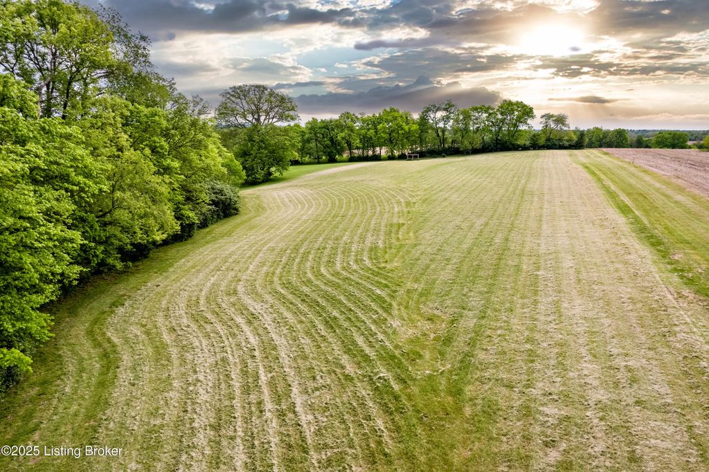 439 Clear Creek Rd, Shelbyville
