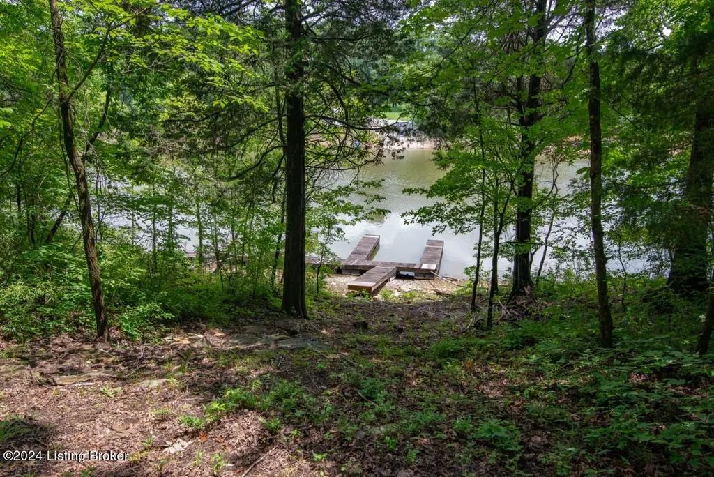 3 S Lakeside Dr, Leitchfield