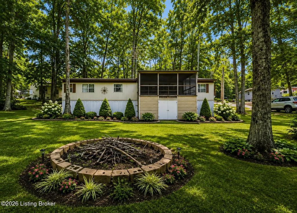 105 Tulip Ln, Mammoth Cave
