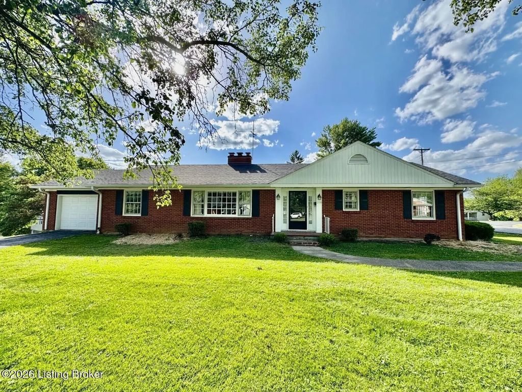 108 Fair Dr, Springfield
