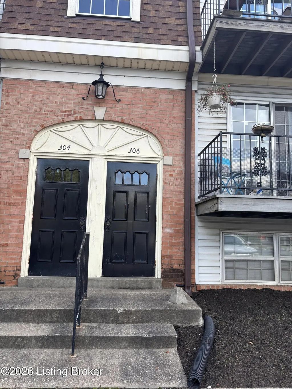 306 Chanel Ct Apt 4, Louisville