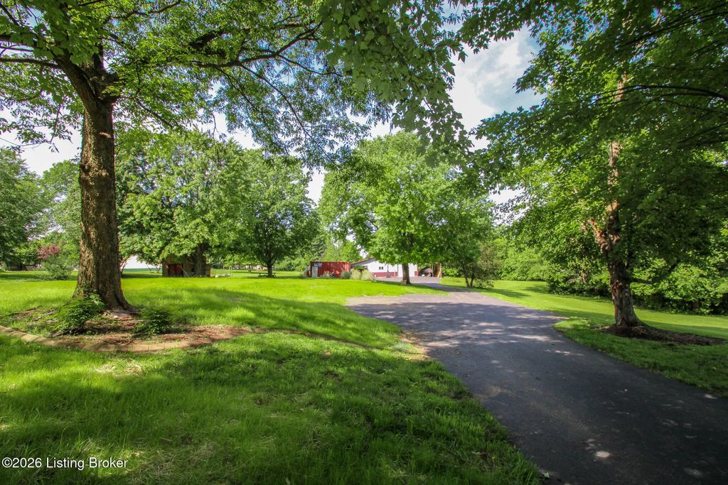 5508 Clover Ridge Dr, Crestwood