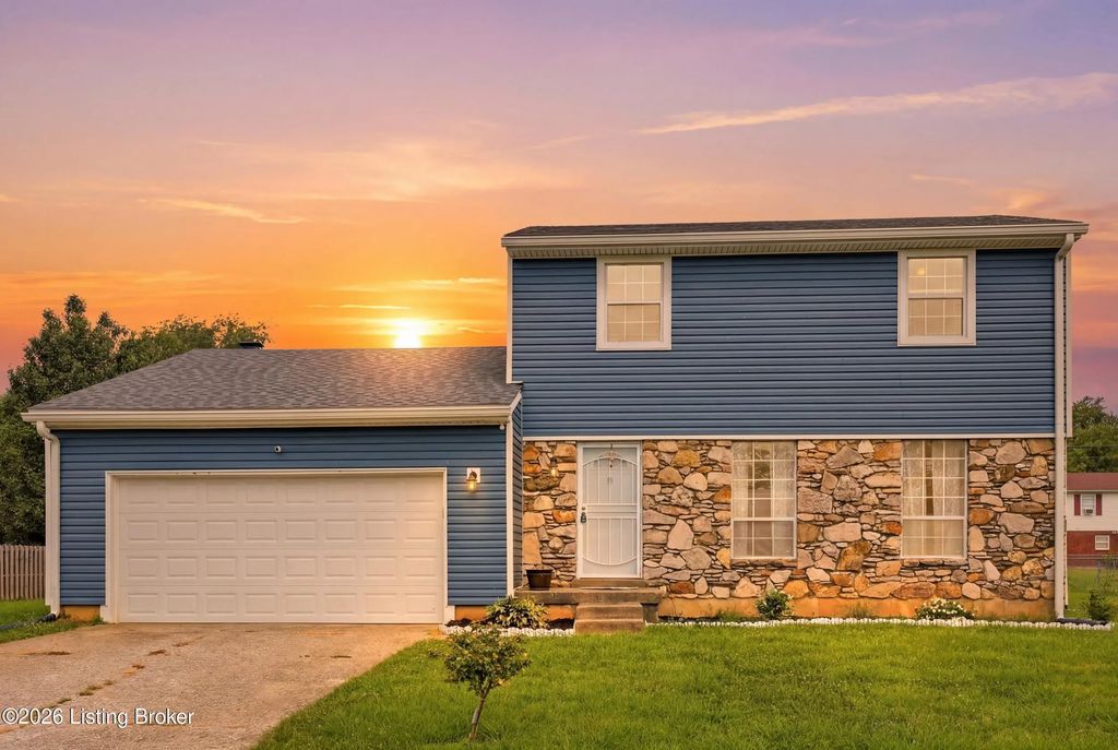 1227 Senate Cir, Radcliff