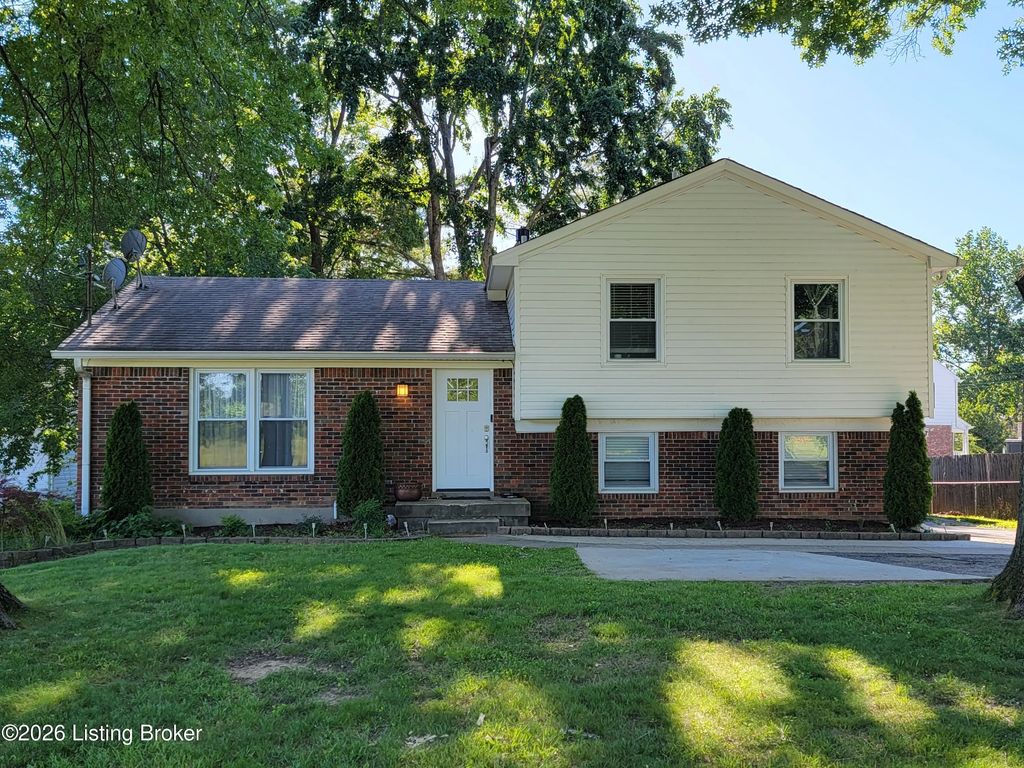 7008 S Watterson Trail, Louisville