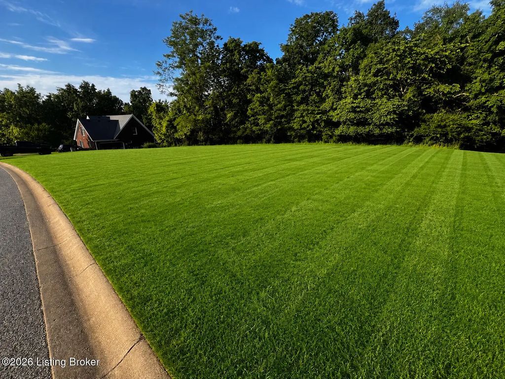 1834 Grand Ridge Rd, Louisville
