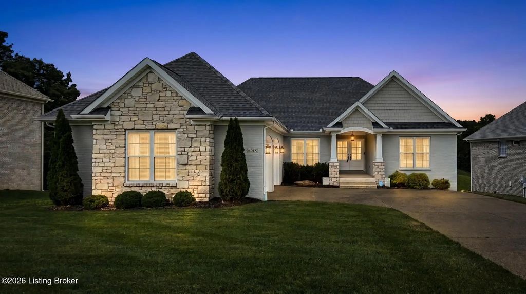 4815 Saddle Bend Way, Louisville