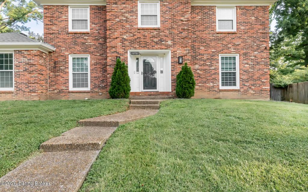 10701 Linn Station Rd, Louisville
