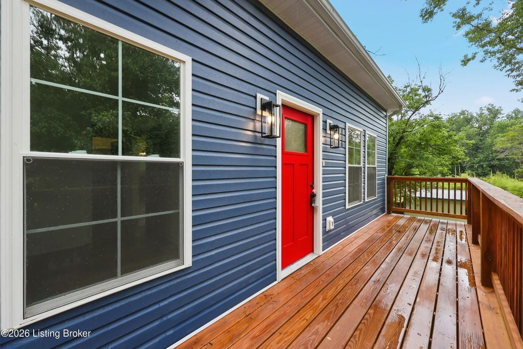 1380 Shore Acres Rd, Frankfort