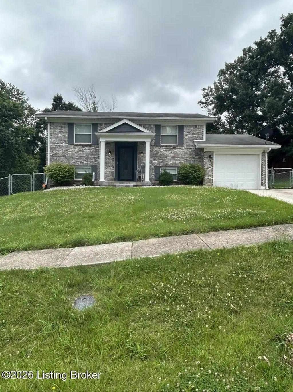 316 Indiana Trail, Radcliff