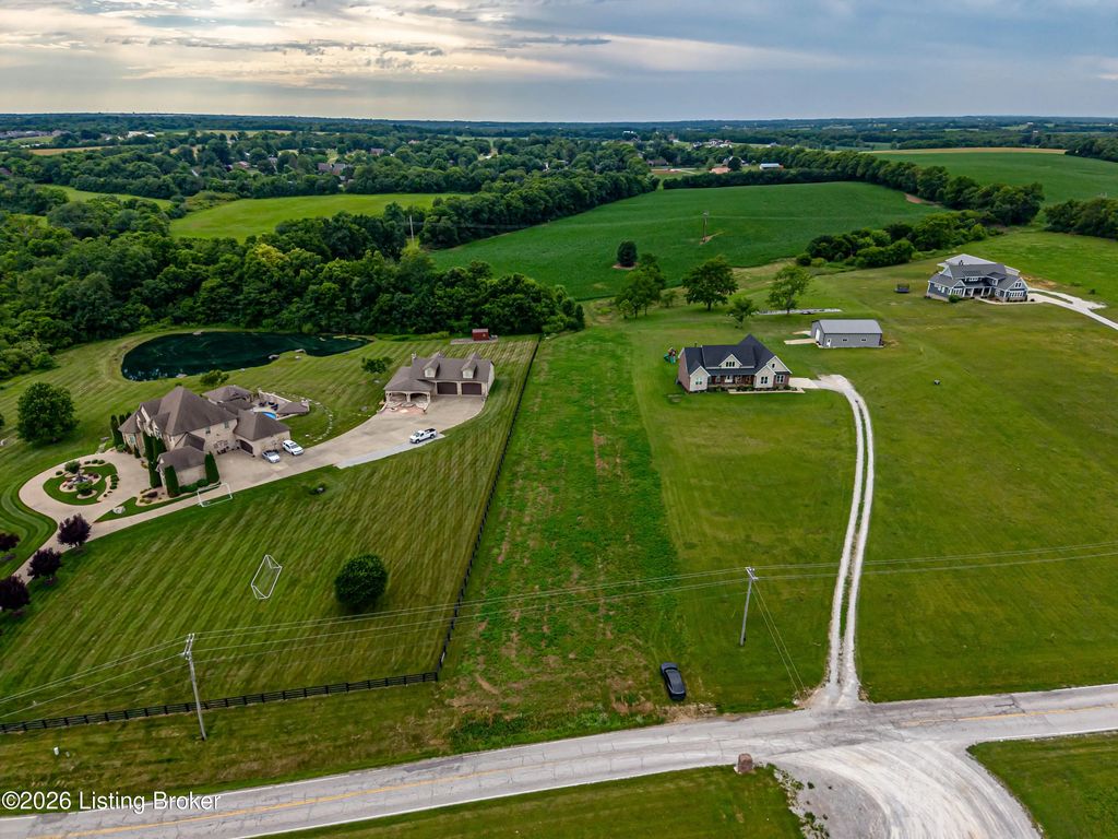 2470 Burks Branch Rd, Shelbyville