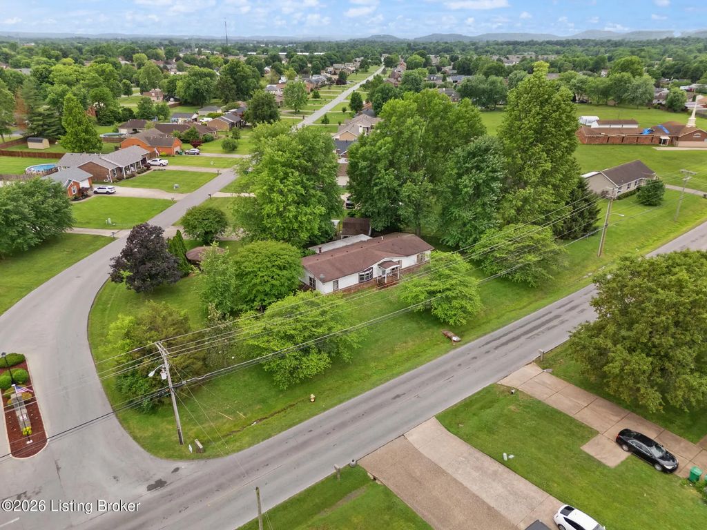 4604 Summitt Dr, Louisville