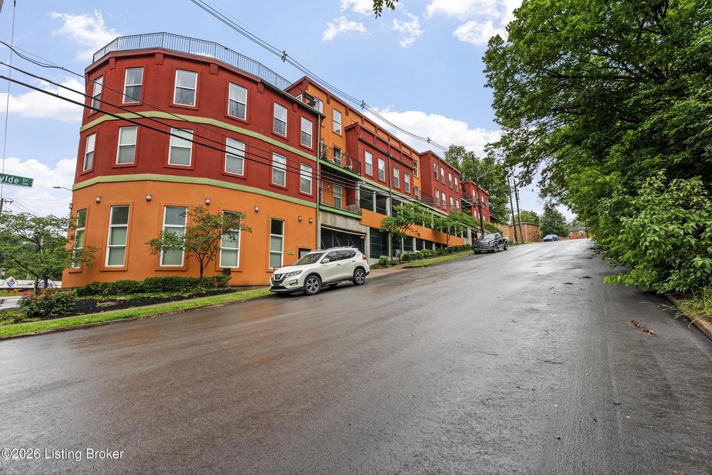 2411 Brownsboro Rd 302, Louisville