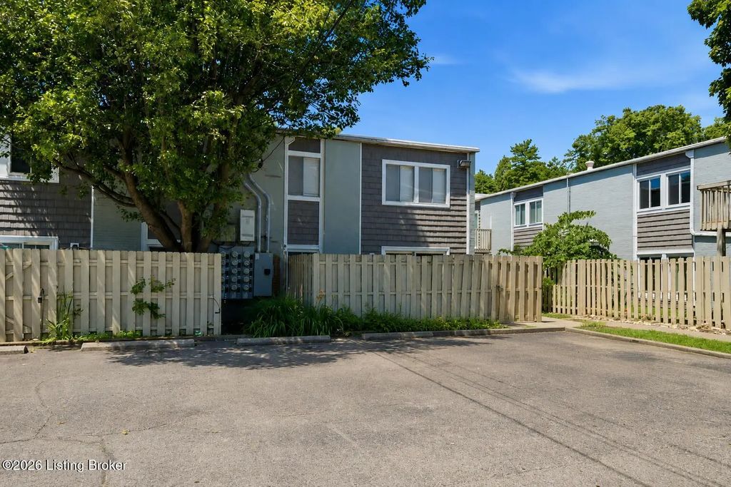 1935 Gardiner Ln Apt F89, Louisville