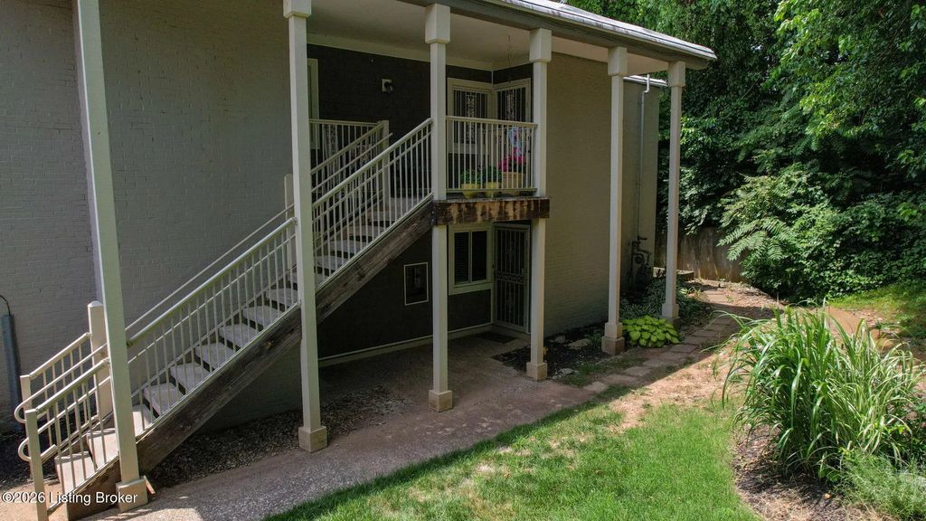 1815 Gardiner Ln Apt F52, Louisville