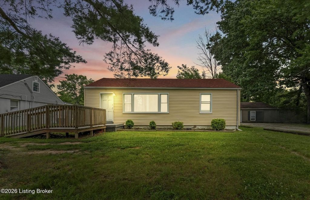 1263 Forest Dr, Louisville
