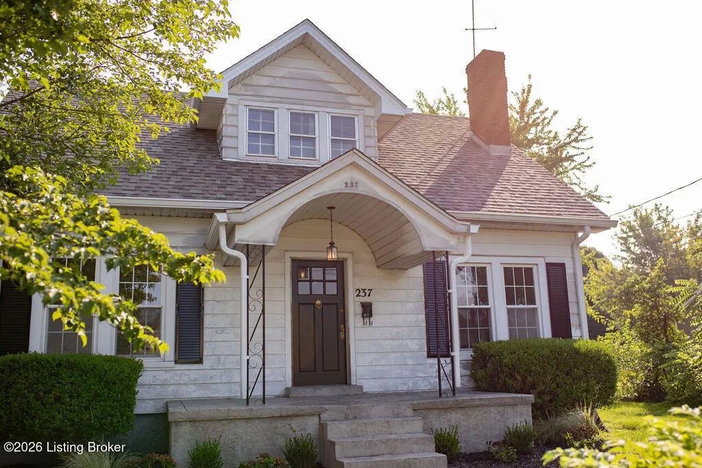 237 S Greensburg St, Hodgenville