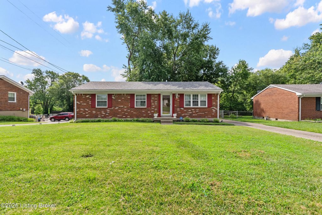 3902 Iron Horse Way, Louisville
