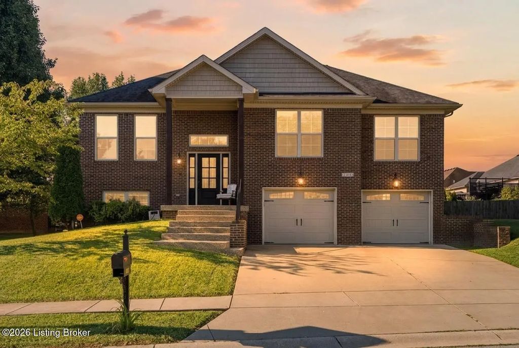 1505 Overlook Cir, Shelbyville