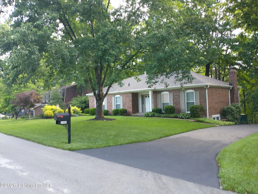 3909 Jenica Way, Louisville