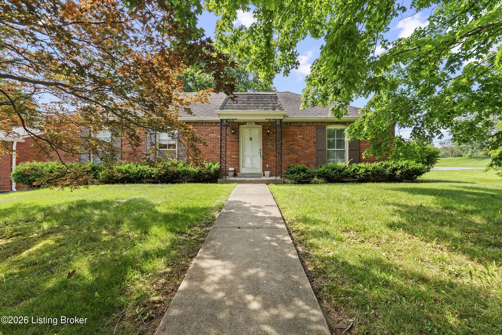 9829 Meadow Vale Dr, Louisville