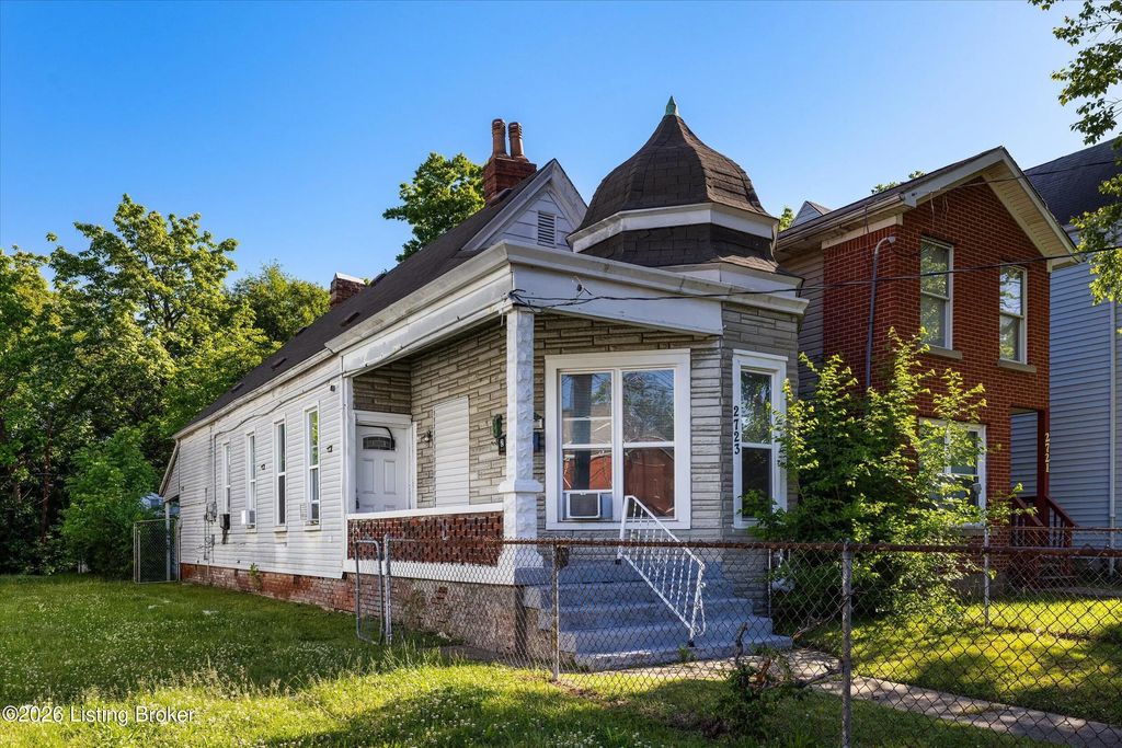 2723 W Chestnut St, Louisville