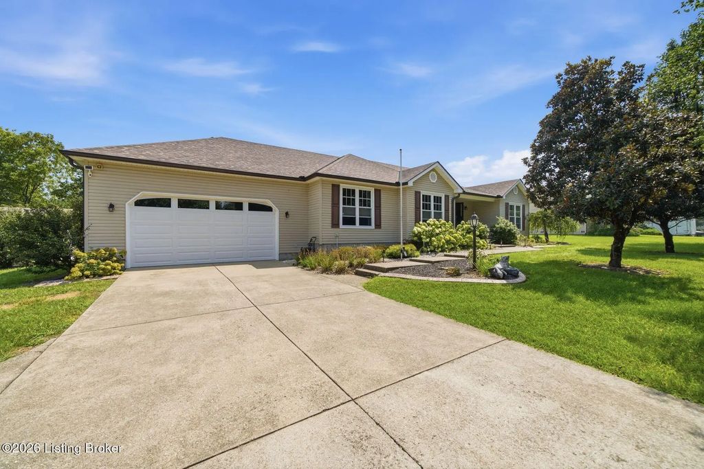 1308 Chapeze Ln, Shepherdsville