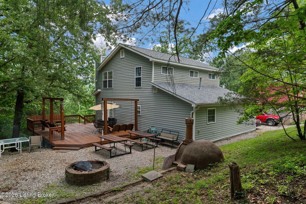 755 Sleepy Hollow Cir, Clarkson