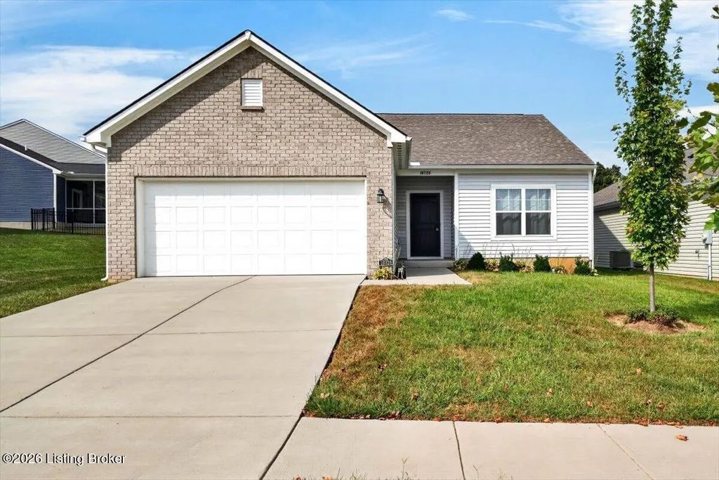 16728 Taunton Vale Rd, Louisville
