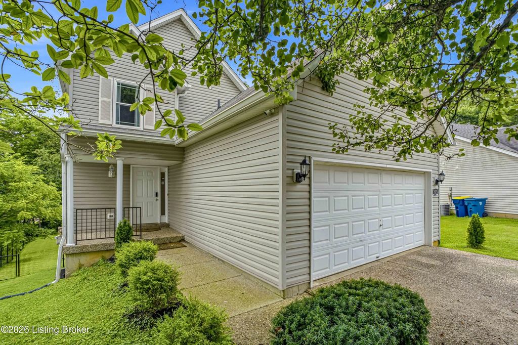 11623 Walnut View Way, Louisville