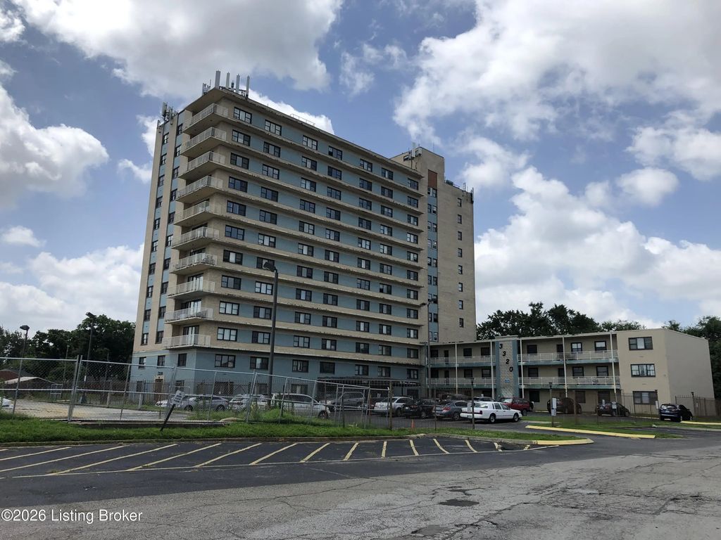 3320 Bardstown Rd #48, Louisville