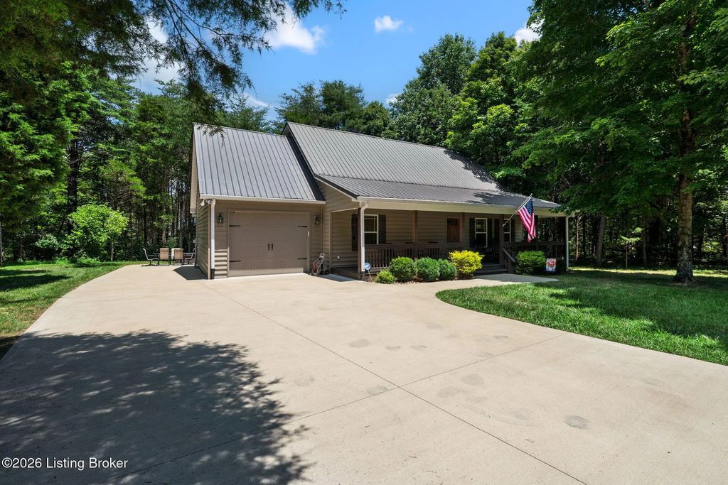 402 Hide Away Cir, Cub Run
