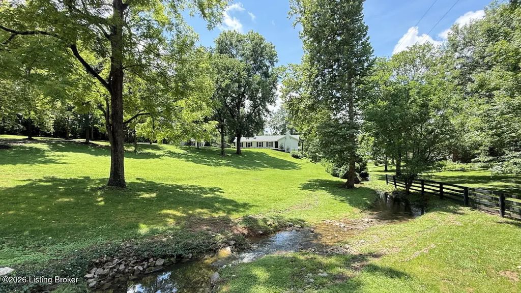 702 Dorsey Ln, Louisville