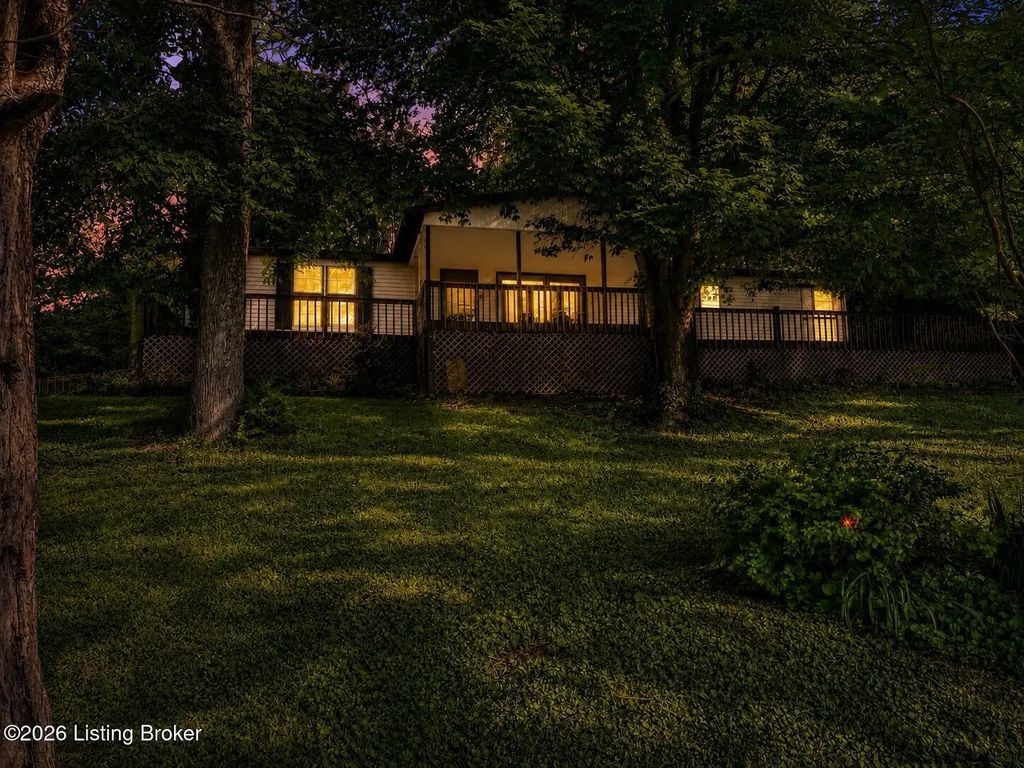 8969 Peonia Rd, Clarkson