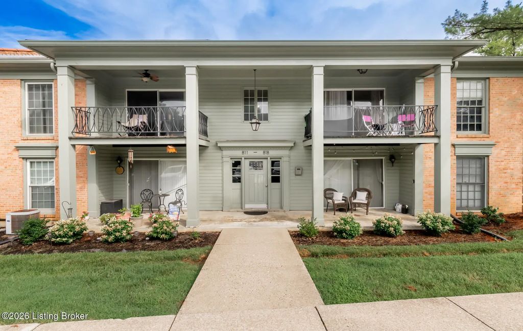 818 Highwood Dr 128, Louisville