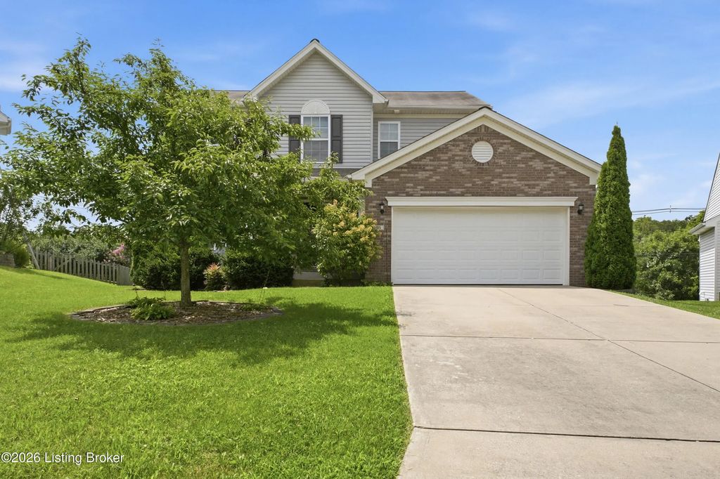 203 Brookfield Hills Ct, Louisville
