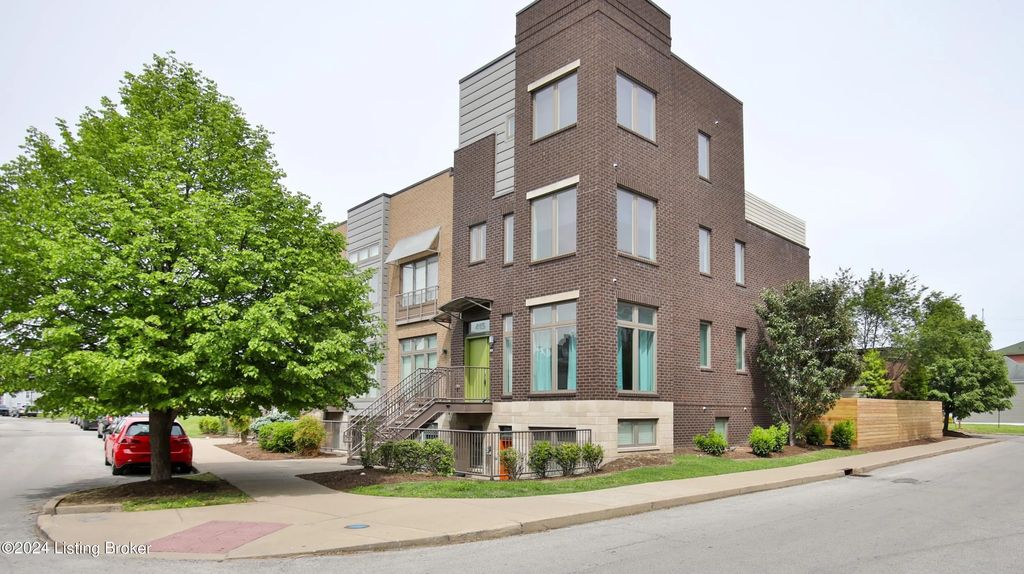415 Hancock Green Pl 101-201, Louisville