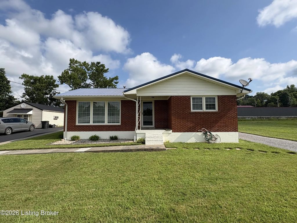 106 Meadow Ln, Greensburg