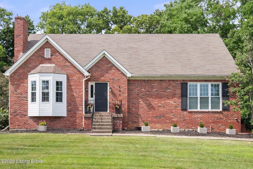 401 Seneca Rd, Shelbyville