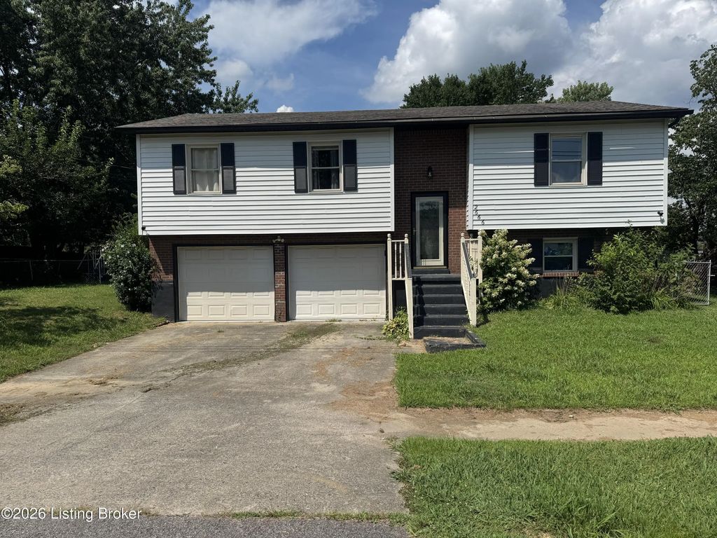 2666 Lake Rd, Radcliff