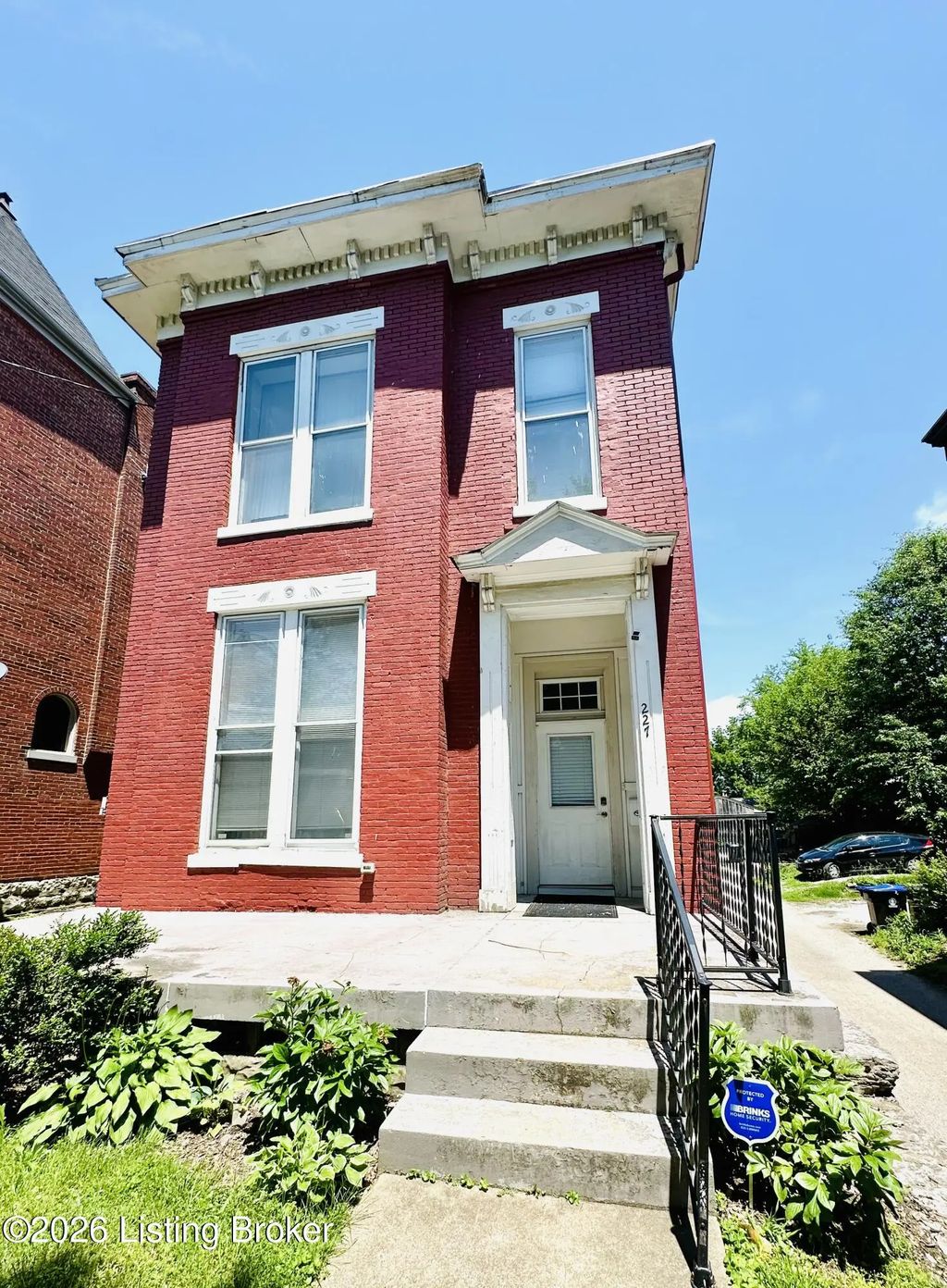 227 E Oak St, Louisville