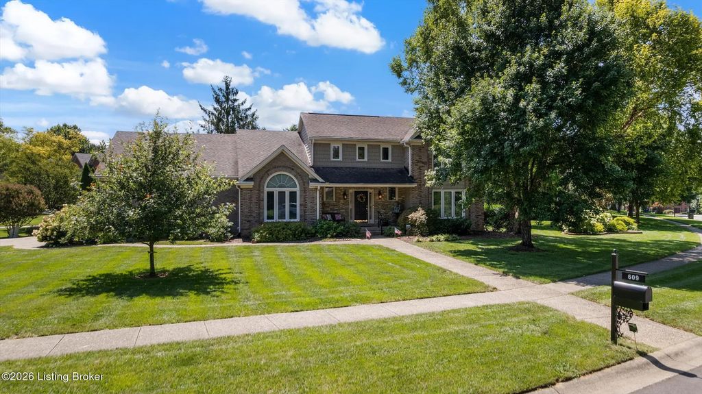 609 Berwyn Dr, Louisville