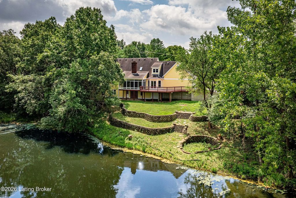 3205 W Mount Zion Rd, Crestwood