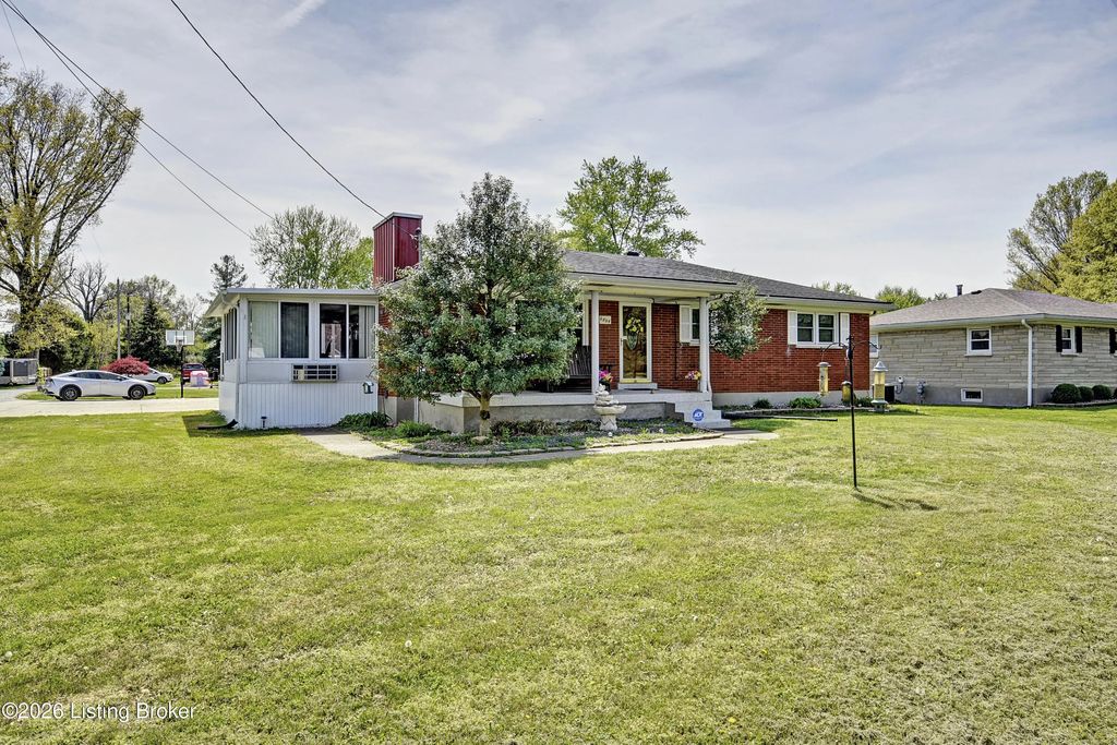 6804 Greenwood Rd, Louisville